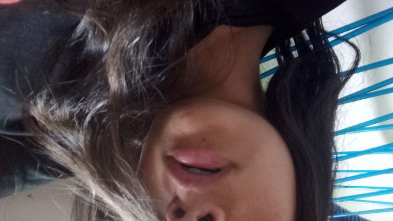 {…}?Dona dos Versos?{…}