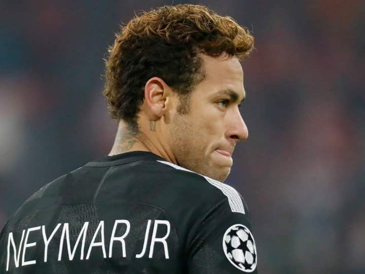 Aperta o play Neymar