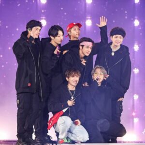BTS FIGURINHAS