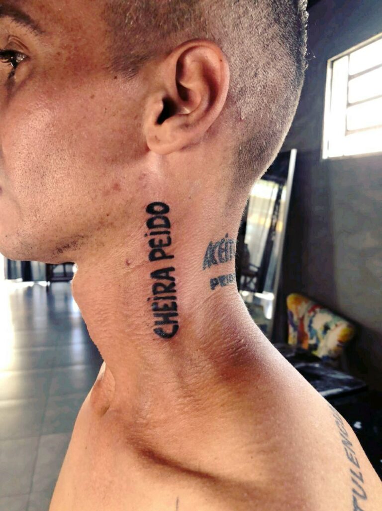 Grupo para peidar, moises cheira peido