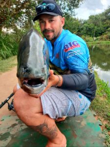 Pesca e rifa entre amigos