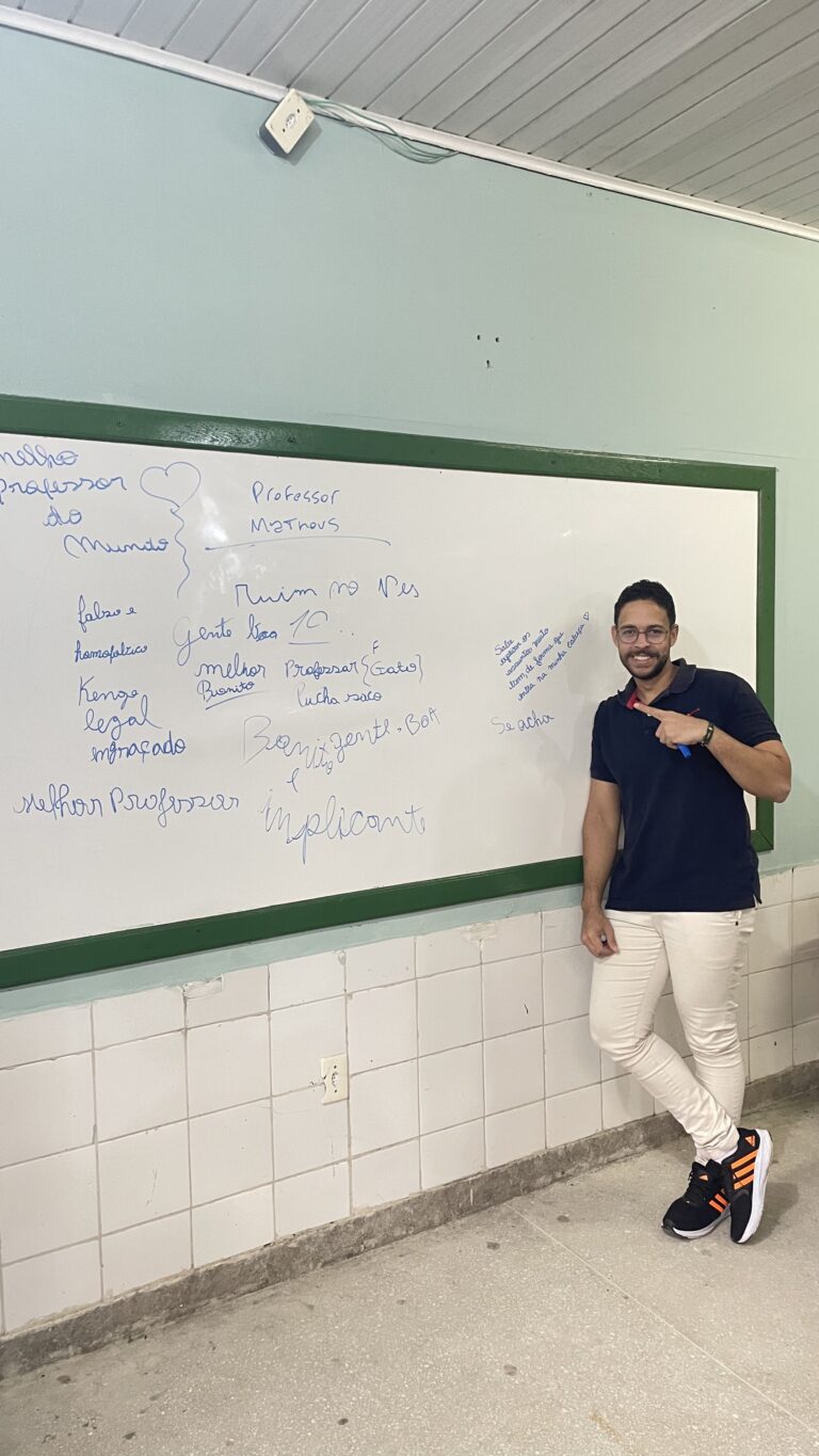 Faço suas atividades escolares