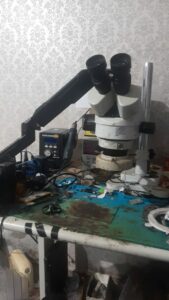 Grupo de técnicos de celular