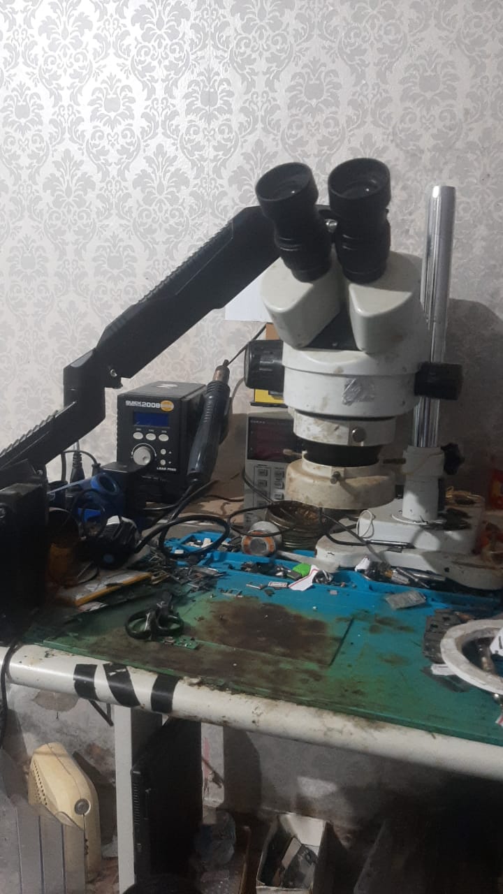 Grupo de técnicos de celular